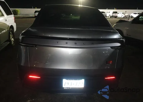 2026 Tesla Model Y z USA, uszkodzony, nr VIN 7SAYGDEE8TF322002